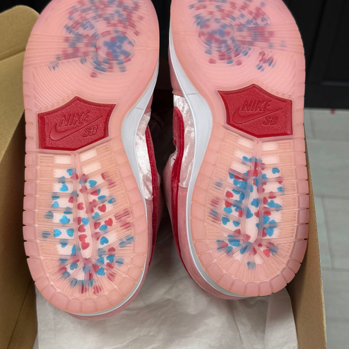 Nike SB Dunk Low StrangeLove Skateboards (Regular Box)